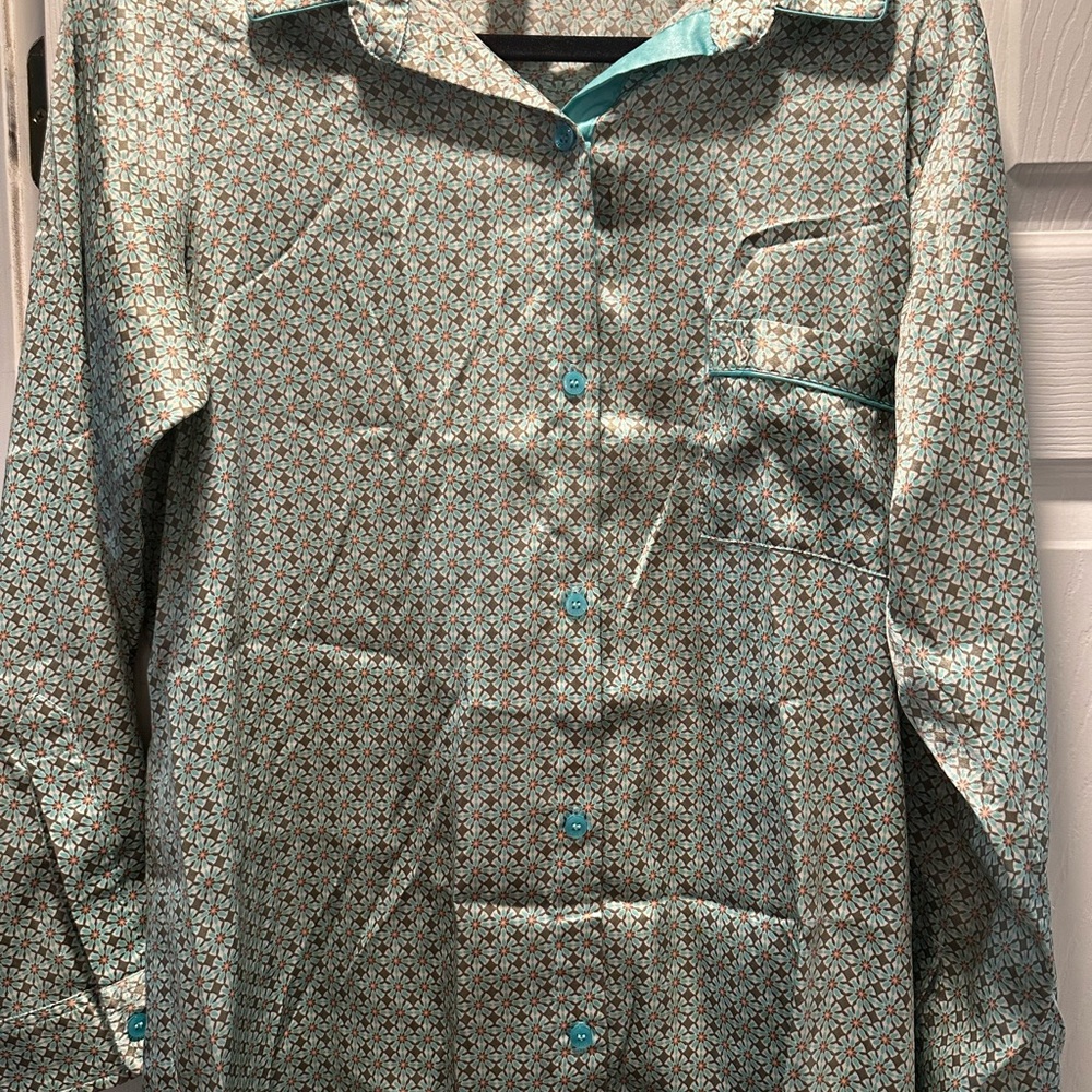 VICTORIA’S SECRET SILK PAJAMA SLEEP SHIRT EUC SIZE MEDIUM